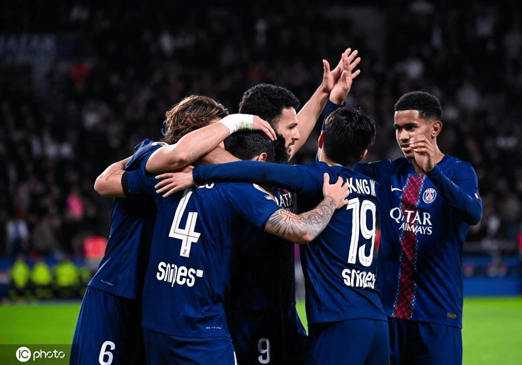 构成了她本 构成了她本