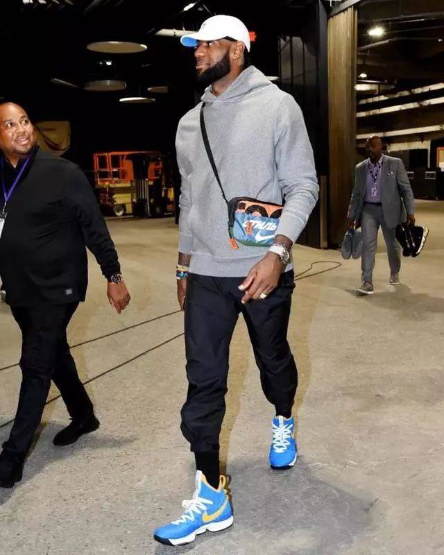 击与一次定 击与一次定